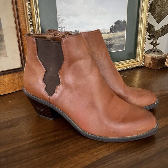 Sonoma Ankle Boots The "McKenzie" Elastic Side Panel with Block Heel Sz 7M - Picture 1 of 7